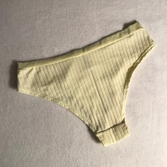 🍁5/10$!!! NWOT BootayBag Yellow Ribbed Panties - Picture 4 of 4